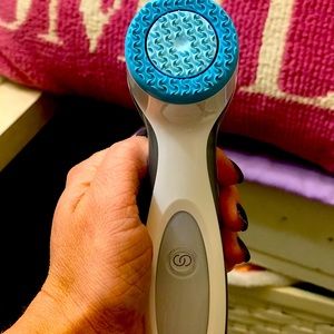 LumiSpa device; ageLOC starter kit; only used once